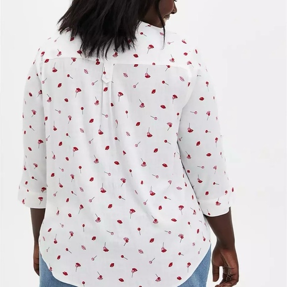 Torrid Harper Tab Sleeve Novelty Lips & Lollipops Pullover Top Women’s 3 - Picture 2 of 13